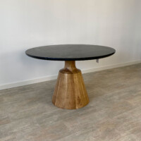Mesa Comedor en Acacia y Mármol Milán