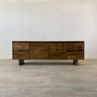 Mueble Tv en Mango Karma