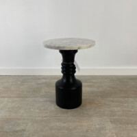 Mesa Auxiliar en Mango Marble Black