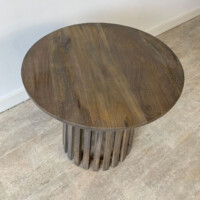 Mesa Auxiliar en Mango Oscura - Imagen 2