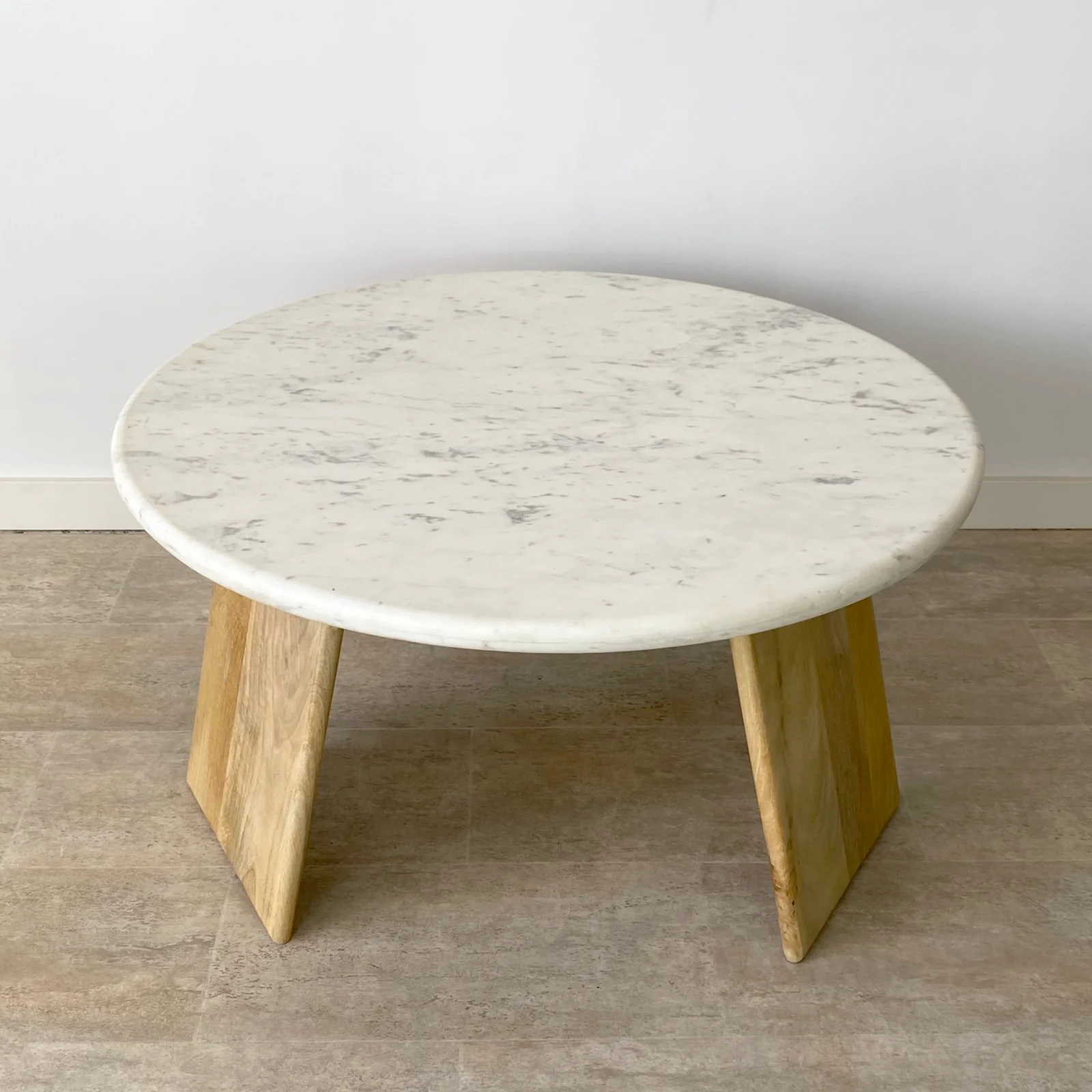 Mesa de Centro 3 Patas en Mango y Mármol Ibiza - Imagen 3